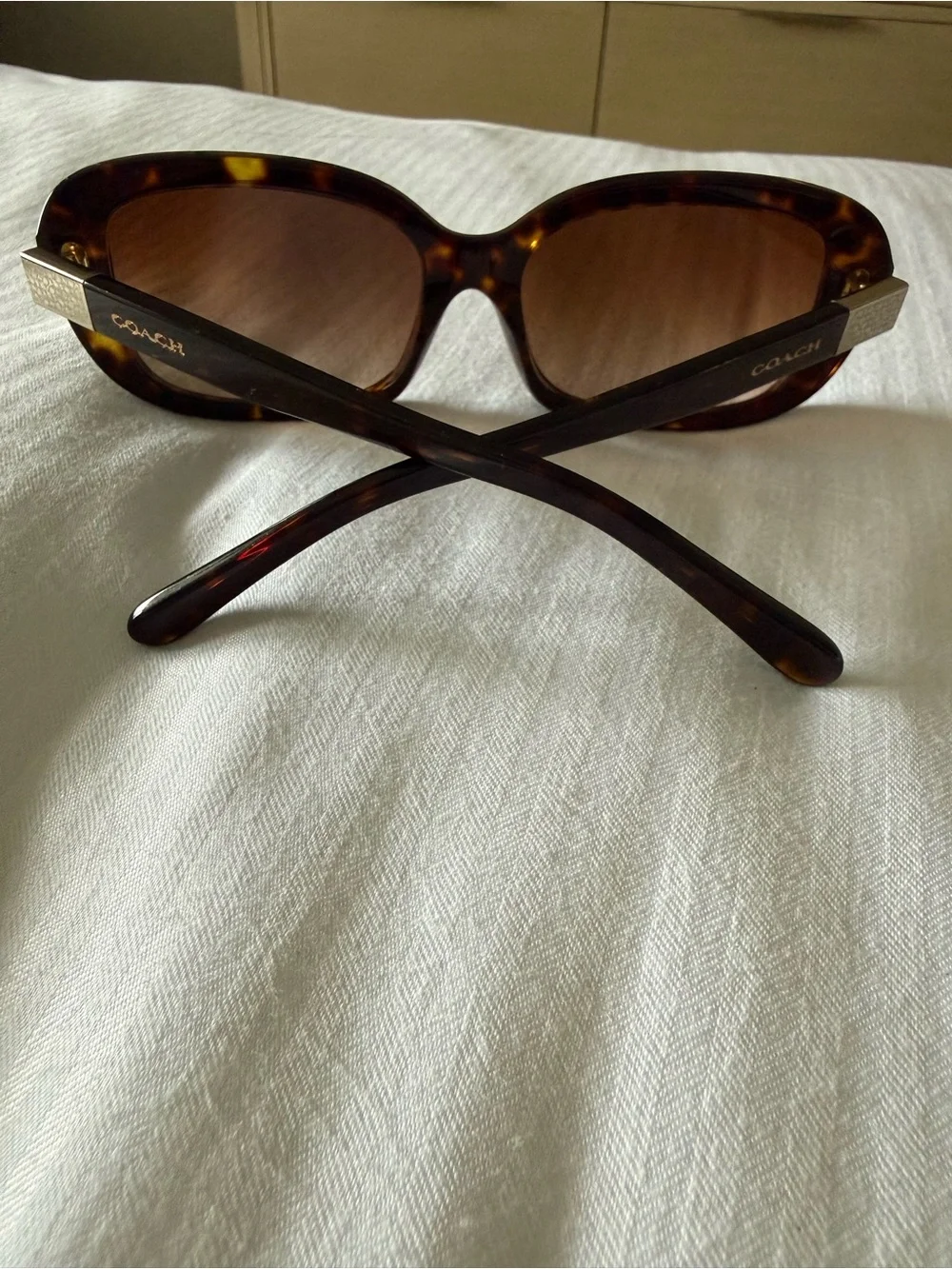 COACH Tortoiseshell Women's Fashion Sunglasses - Brown Lenses